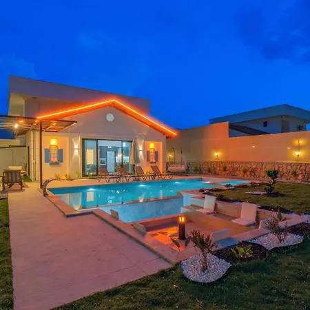 Ader Doga Villalari 5 * Eskiomerler